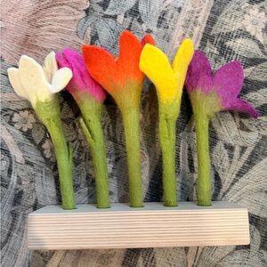 Colorful Felt Flower - Lovevery Brand New